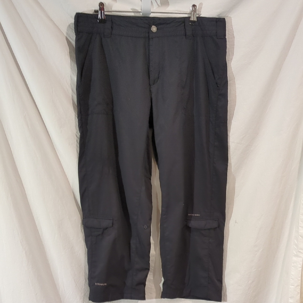 Columbia | Titanium Black Cropped Pants Roll-up Capris | 12